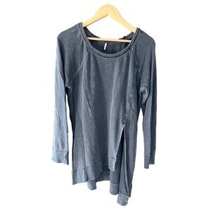 Free People Womens Top M Blue 3/4 Sleeve Asymmetrical Hem Pullover